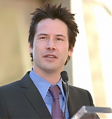 2005-01-31-Keanu-Honored-with-a-Star-On-The-Hollywood-Walk-of-Fame-190.jpg