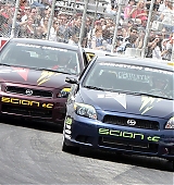 2010-04-06-17-18-Toyota-Pro-Celebrity-Race-Practice-And-Race-Days-048.jpg