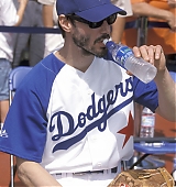 2001-08-04-Hollywood-All-Stars-Baseball-Game-027.jpg