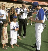 2001-08-04-Hollywood-All-Stars-Baseball-Game-033.jpg