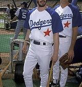 2001-08-04-Hollywood-All-Stars-Baseball-Game-034.jpg