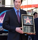 2005-01-31-Keanu-Honored-with-a-Star-On-The-Hollywood-Walk-of-Fame-011.jpg