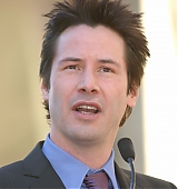2005-01-31-Keanu-Honored-with-a-Star-On-The-Hollywood-Walk-of-Fame-015.jpg