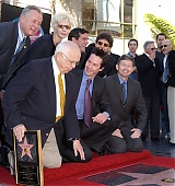 2005-01-31-Keanu-Honored-with-a-Star-On-The-Hollywood-Walk-of-Fame-016.jpg