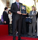 2005-01-31-Keanu-Honored-with-a-Star-On-The-Hollywood-Walk-of-Fame-017.jpg