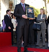 2005-01-31-Keanu-Honored-with-a-Star-On-The-Hollywood-Walk-of-Fame-018.jpg