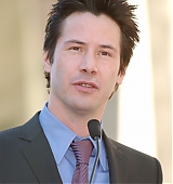 2005-01-31-Keanu-Honored-with-a-Star-On-The-Hollywood-Walk-of-Fame-024.jpg