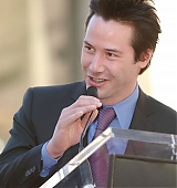 2005-01-31-Keanu-Honored-with-a-Star-On-The-Hollywood-Walk-of-Fame-030.jpg