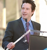 2005-01-31-Keanu-Honored-with-a-Star-On-The-Hollywood-Walk-of-Fame-041.jpg