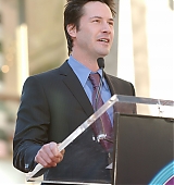 2005-01-31-Keanu-Honored-with-a-Star-On-The-Hollywood-Walk-of-Fame-050.jpg