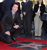 2005-01-31-Keanu-Honored-with-a-Star-On-The-Hollywood-Walk-of-Fame-052.jpg