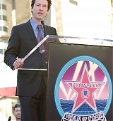 2005-01-31-Keanu-Honored-with-a-Star-On-The-Hollywood-Walk-of-Fame-053.jpg