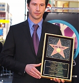 2005-01-31-Keanu-Honored-with-a-Star-On-The-Hollywood-Walk-of-Fame-068.jpg