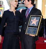 2005-01-31-Keanu-Honored-with-a-Star-On-The-Hollywood-Walk-of-Fame-079.jpg