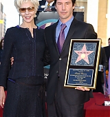 2005-01-31-Keanu-Honored-with-a-Star-On-The-Hollywood-Walk-of-Fame-084.jpg