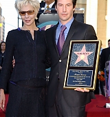 2005-01-31-Keanu-Honored-with-a-Star-On-The-Hollywood-Walk-of-Fame-085.jpg