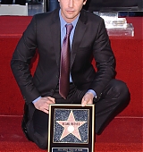 2005-01-31-Keanu-Honored-with-a-Star-On-The-Hollywood-Walk-of-Fame-095.jpg