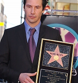 2005-01-31-Keanu-Honored-with-a-Star-On-The-Hollywood-Walk-of-Fame-097.jpg
