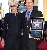 2005-01-31-Keanu-Honored-with-a-Star-On-The-Hollywood-Walk-of-Fame-126.jpg