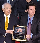 2005-01-31-Keanu-Honored-with-a-Star-On-The-Hollywood-Walk-of-Fame-134.jpg