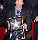 2005-01-31-Keanu-Honored-with-a-Star-On-The-Hollywood-Walk-of-Fame-139.jpg