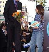 2005-01-31-Keanu-Honored-with-a-Star-On-The-Hollywood-Walk-of-Fame-140.jpg