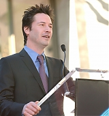 2005-01-31-Keanu-Honored-with-a-Star-On-The-Hollywood-Walk-of-Fame-189.jpg