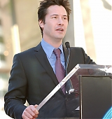 2005-01-31-Keanu-Honored-with-a-Star-On-The-Hollywood-Walk-of-Fame-192.jpg