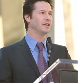 2005-01-31-Keanu-Honored-with-a-Star-On-The-Hollywood-Walk-of-Fame-195.jpg