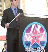 2005-01-31-Keanu-Honored-with-a-Star-On-The-Hollywood-Walk-of-Fame-198.jpg