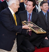 2005-01-31-Keanu-Honored-with-a-Star-On-The-Hollywood-Walk-of-Fame-203.jpg