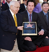 2005-01-31-Keanu-Honored-with-a-Star-On-The-Hollywood-Walk-of-Fame-205.jpg