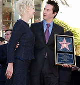 2005-01-31-Keanu-Honored-with-a-Star-On-The-Hollywood-Walk-of-Fame-207.jpg