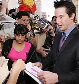 2005-01-31-Keanu-Honored-with-a-Star-On-The-Hollywood-Walk-of-Fame-223.jpg