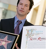 2005-01-31-Keanu-Honored-with-a-Star-On-The-Hollywood-Walk-of-Fame-224.jpg