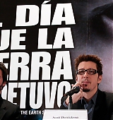 2008-12-12-The-Day-The-Earth-Stood-Still-Madrid-Press-Conference-005.jpg