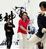 2013-06-20-Man-Of-The-Tai-Chi-Beijing-Press-Conference-002.jpg