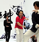 2013-06-20-Man-Of-The-Tai-Chi-Beijing-Press-Conference-039.jpg