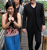 2013-06-24-Keanu-Reeves-Visits-Hangzhou-009.jpg