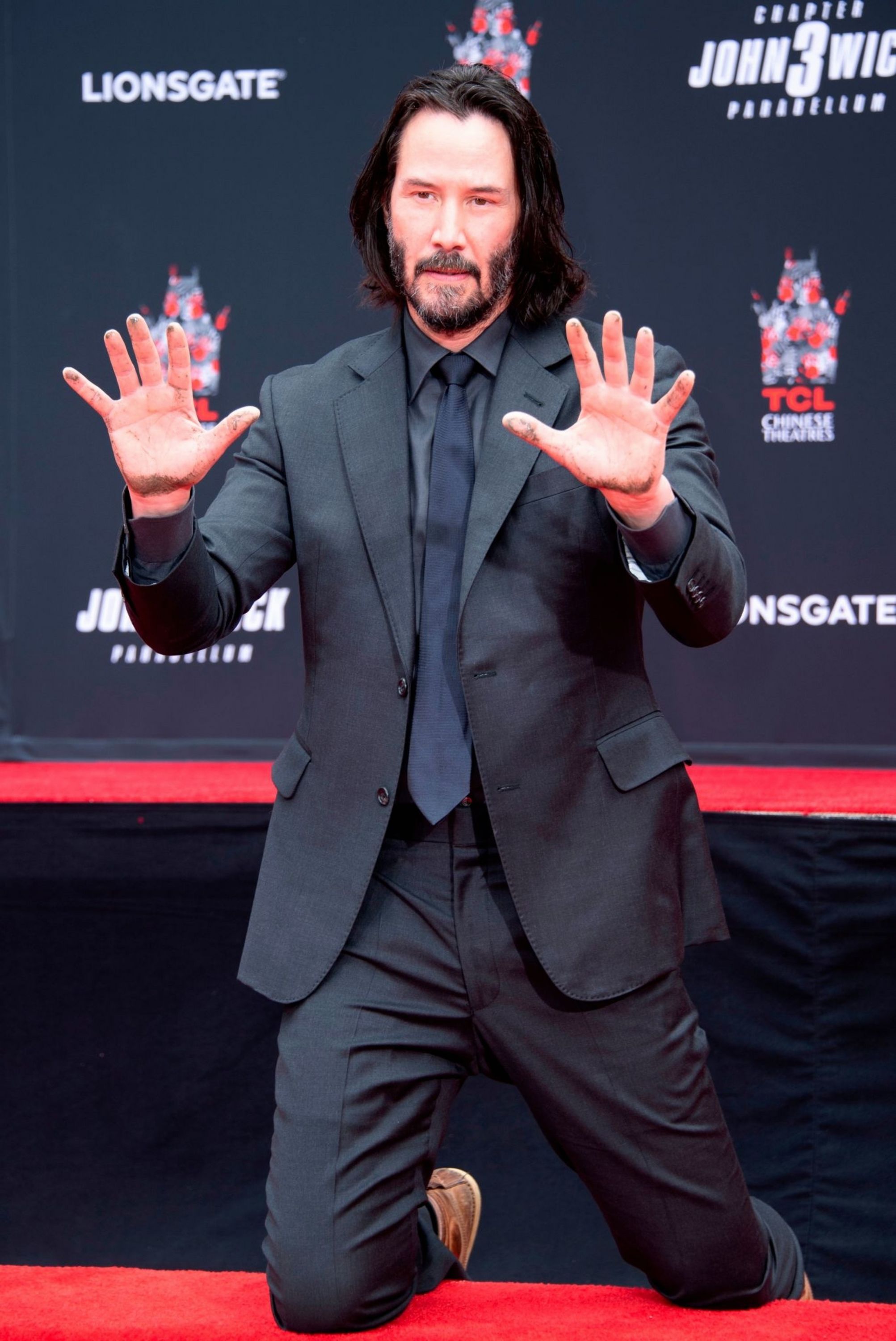 2019-05-14-Hand-and-Foot-Print-Ceremony-At-The-Chinese-Theater-001.jpg