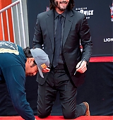 2019-05-14-Hand-and-Foot-Print-Ceremony-At-The-Chinese-Theater-037.jpg