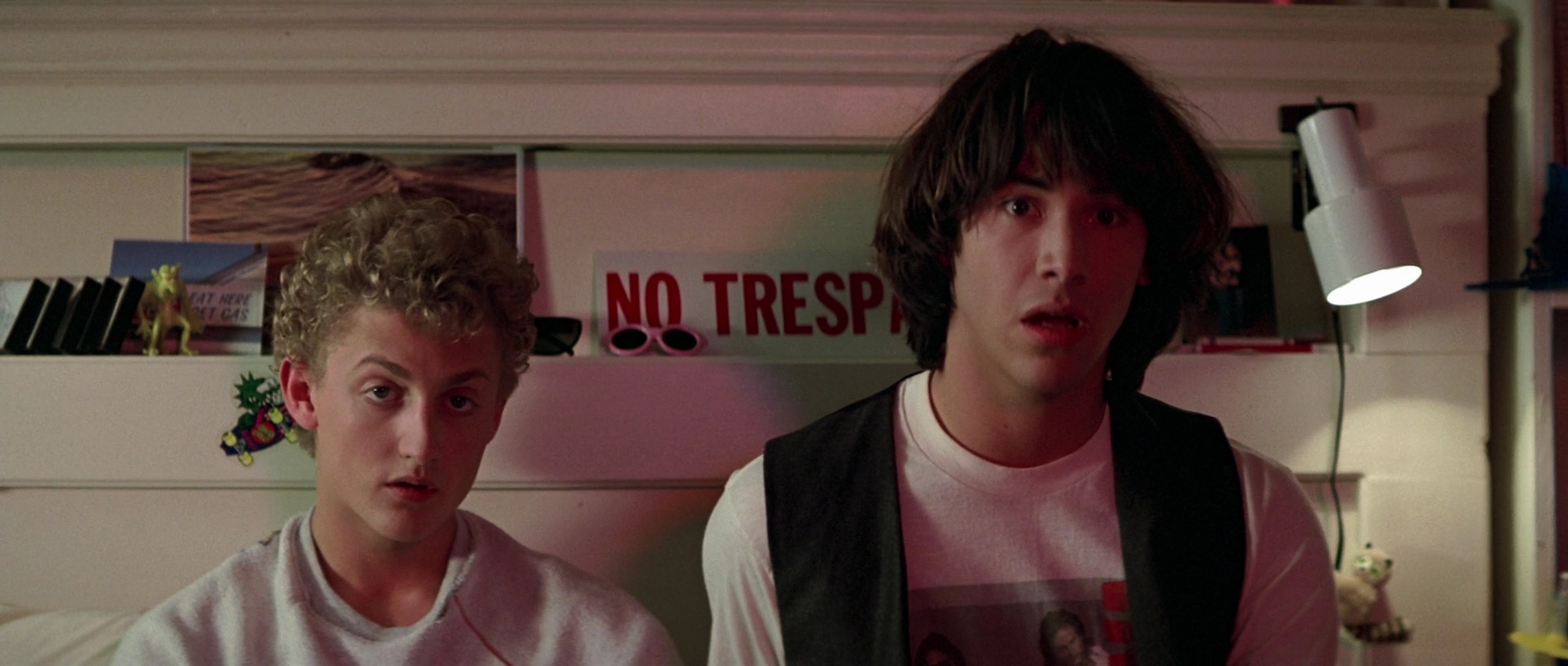 Screen Captures Bill And Teds Excellent Adventure 0145 Keanu Reeves Online Keanu Reeves Photos 